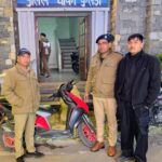 दुपहिया वाहन को खोजकर वाहन स्वामी के सुपुर्द किया