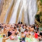 पर्यटन सीजन में सैलानियों से गुलजार हुआ केंम्पटी फॉल